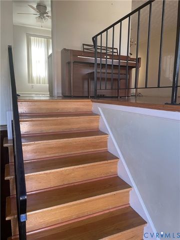 220 Greenwood Dr, Petersburg, VA 23805