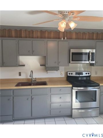 220 Greenwood Dr, Petersburg, VA 23805