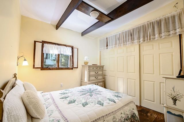 84 Lakewood Dr, Mashpee, MA 02649