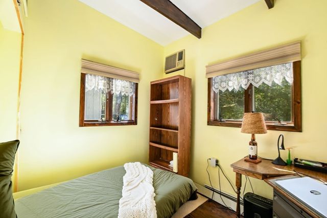 84 Lakewood Dr, Mashpee, MA 02649