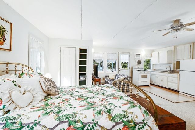 84 Lakewood Dr, Mashpee, MA 02649