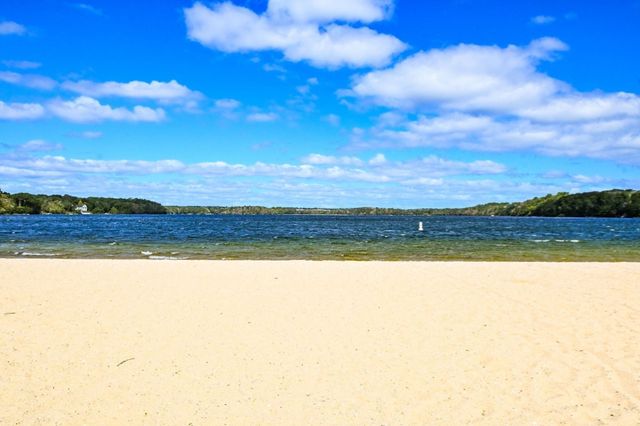 84 Lakewood Dr, Mashpee, MA 02649