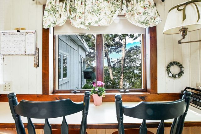 84 Lakewood Dr, Mashpee, MA 02649