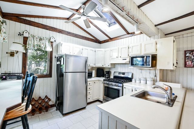 84 Lakewood Dr, Mashpee, MA 02649