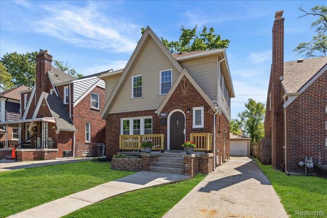 18942 Santa Rosa Drive, Detroit, MI 48221