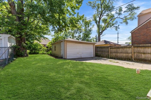 18942 Santa Rosa Drive, Detroit, MI 48221
