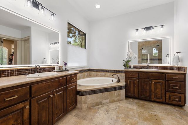 206 Lido ST, Lakeway, TX 78734