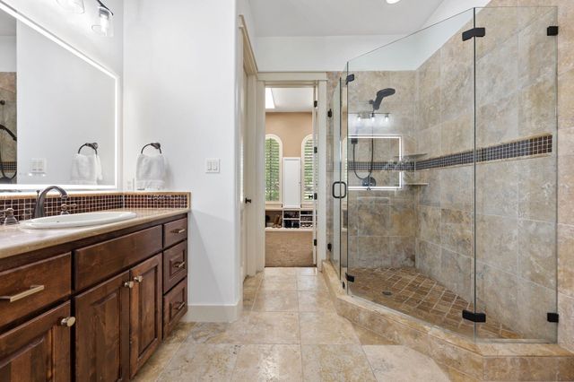 206 Lido ST, Lakeway, TX 78734