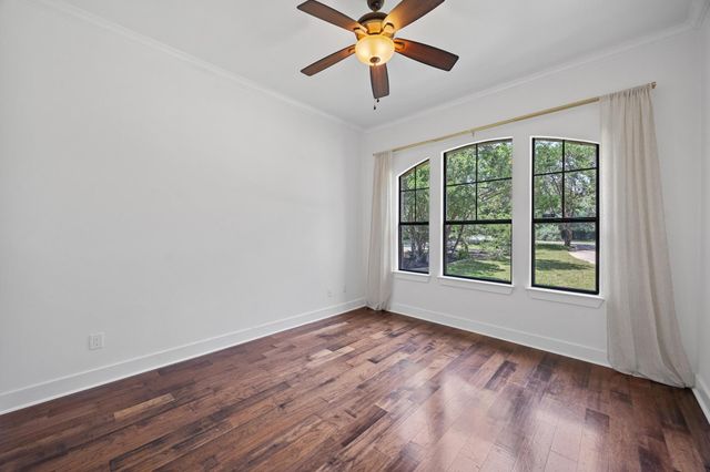 206 Lido ST, Lakeway, TX 78734