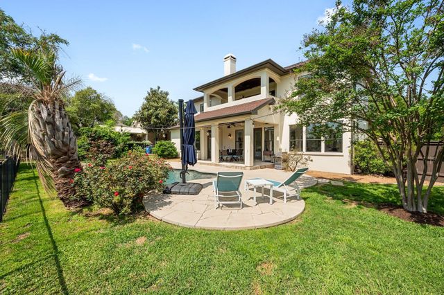 206 Lido ST, Lakeway, TX 78734