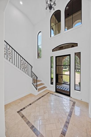 206 Lido ST, Lakeway, TX 78734