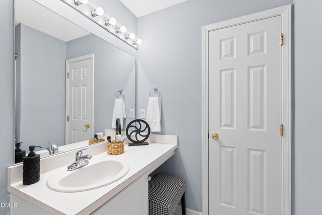 408 Stonecreek Drive, Apex, NC 27539