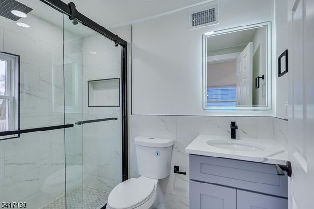 418 E 5Th Ave, Roselle Boro, NJ 07203