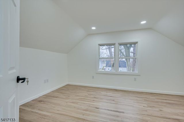 418 E 5Th Ave, Roselle Boro, NJ 07203