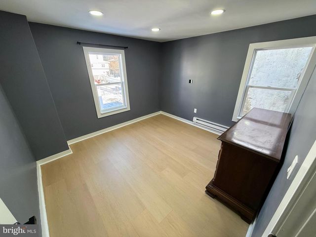 314 W OLIVE ST, Mount Carmel, PA 17851