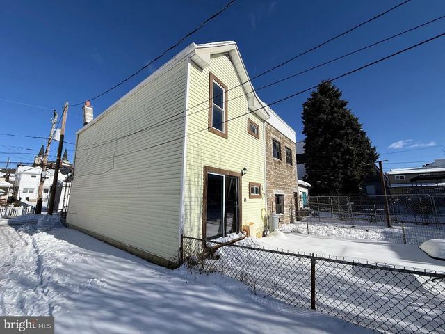 314 W OLIVE ST, Mount Carmel, PA 17851