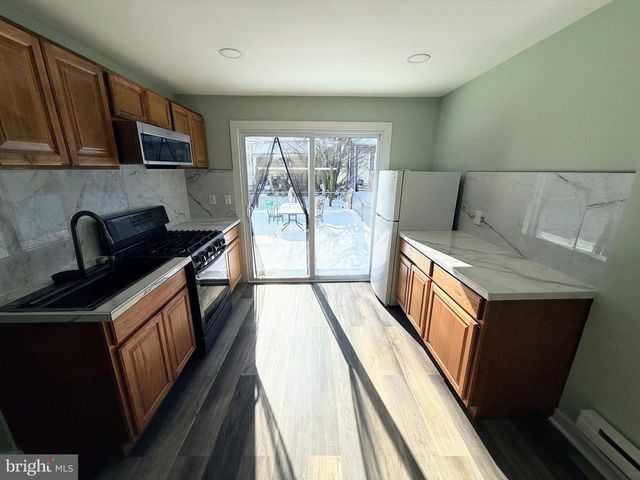 314 W OLIVE ST, Mount Carmel, PA 17851