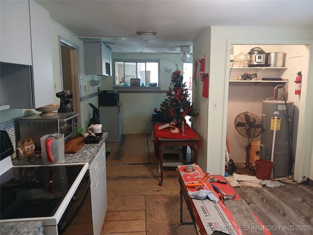 20 Gaines Creek Hideaway S, Eufaula, OK 74432