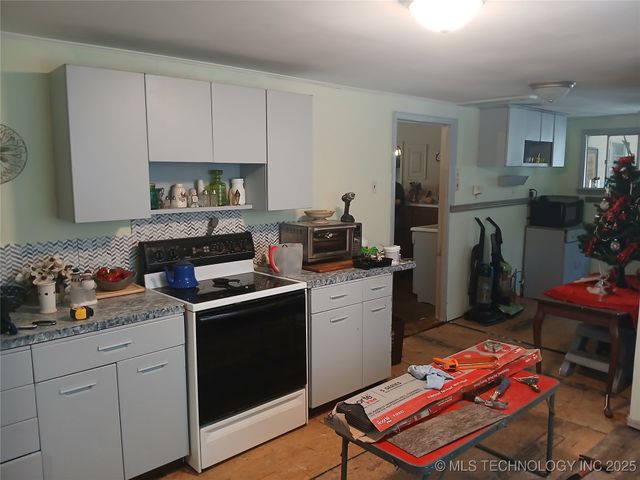 20 Gaines Creek Hideaway S, Eufaula, OK 74432