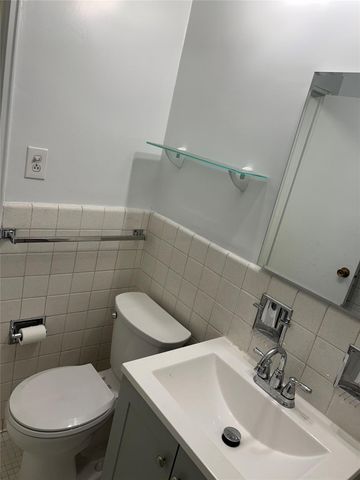 212-30 23rd Ave 3G, Bayside, NY 11360