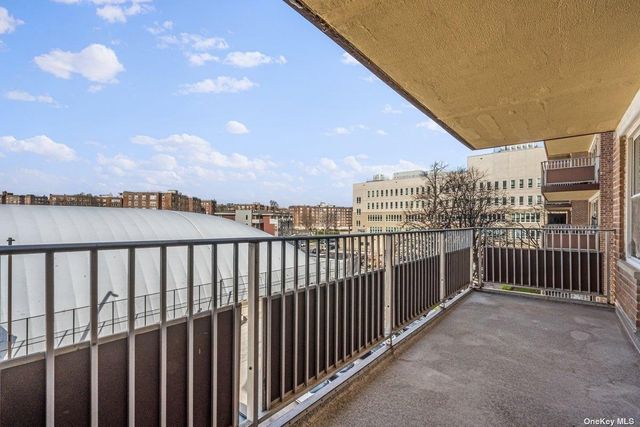 212-30 23rd Ave 3G, Bayside, NY 11360