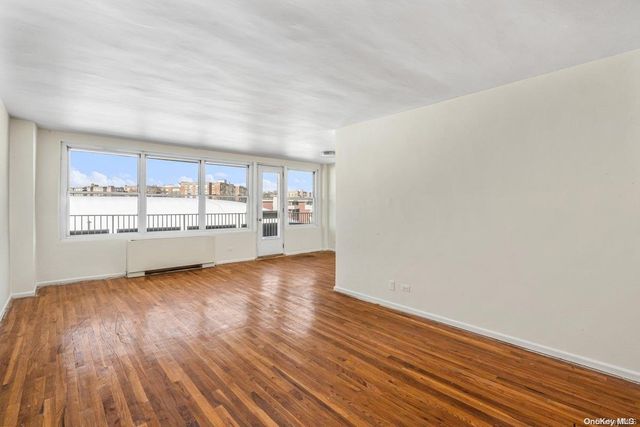 212-30 23rd Ave 3G, Bayside, NY 11360
