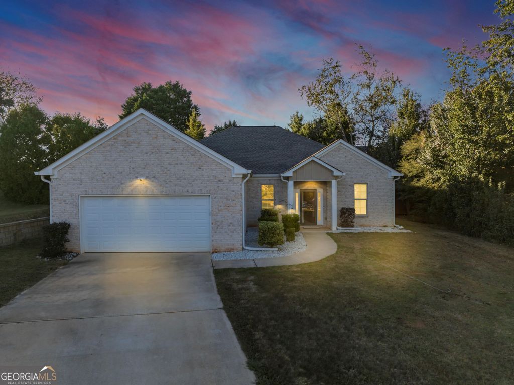 808 Cambridge Way, Mcdonough, GA 30253