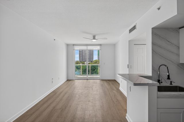 1723 SW 2nd Avenue 909, Miami, FL 33129