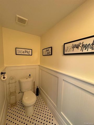 36 Mount Vernon Street, Detroit, MI 48202