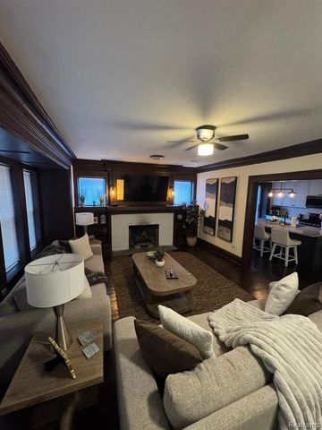 36 Mount Vernon Street, Detroit, MI 48202