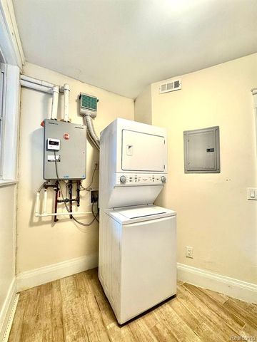 36 Mount Vernon Street, Detroit, MI 48202