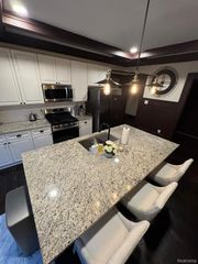 36 Mount Vernon Street, Detroit, MI 48202