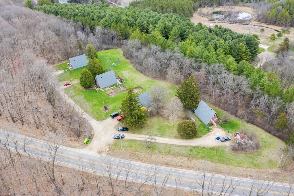 6766 County Highway Q #6760 6772 6780, Hartland, WI 53029