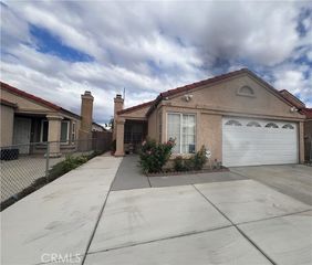 1481 Ashbury Way, Perris, CA 92571