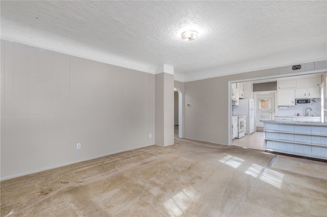 747 Lewis Avenue, Billings, MT 59101