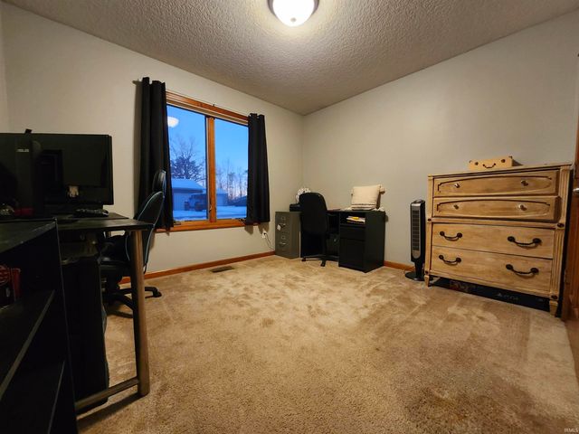 250 W Allen Street, Markle, IN 46770