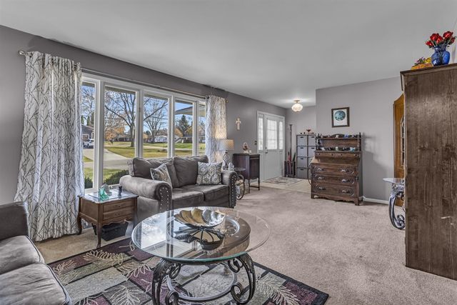 1956 Trinity Lane, Jackson, MI 49201