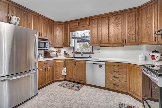 1956 Trinity Lane, Jackson, MI 49201