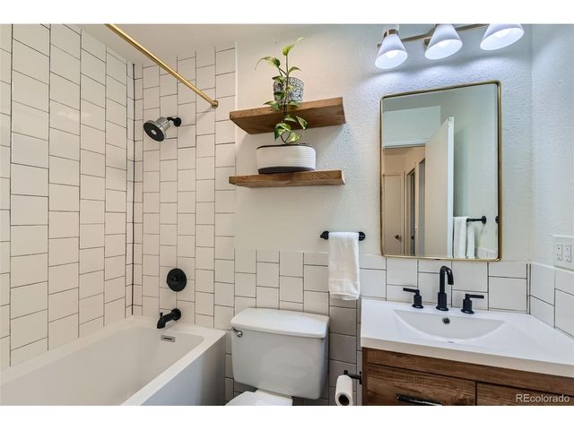 3955 S Nucla St, Aurora, CO 80013