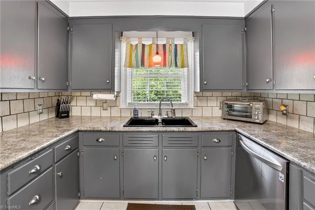210 Pinedale Drive, Reidsville, NC 27320