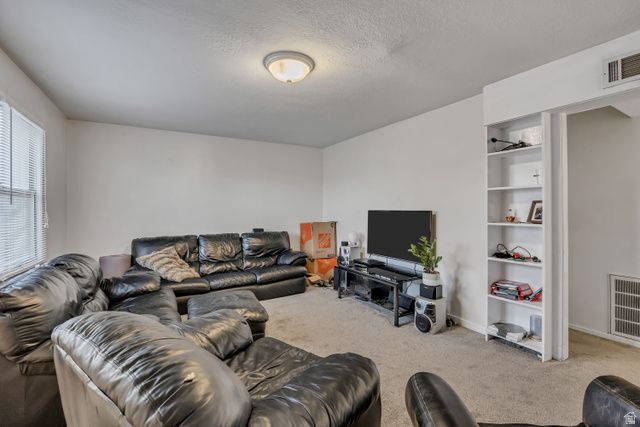 194 E 8530 S, Sandy, UT 84070