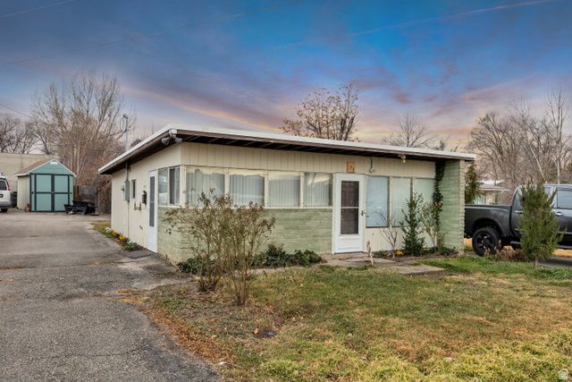 194 E 8530 S, Sandy, UT 84070