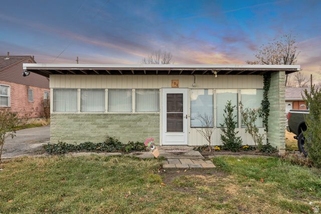 194 E 8530 S, Sandy, UT 84070