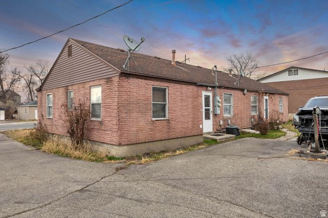 194 E 8530 S, Sandy, UT 84070