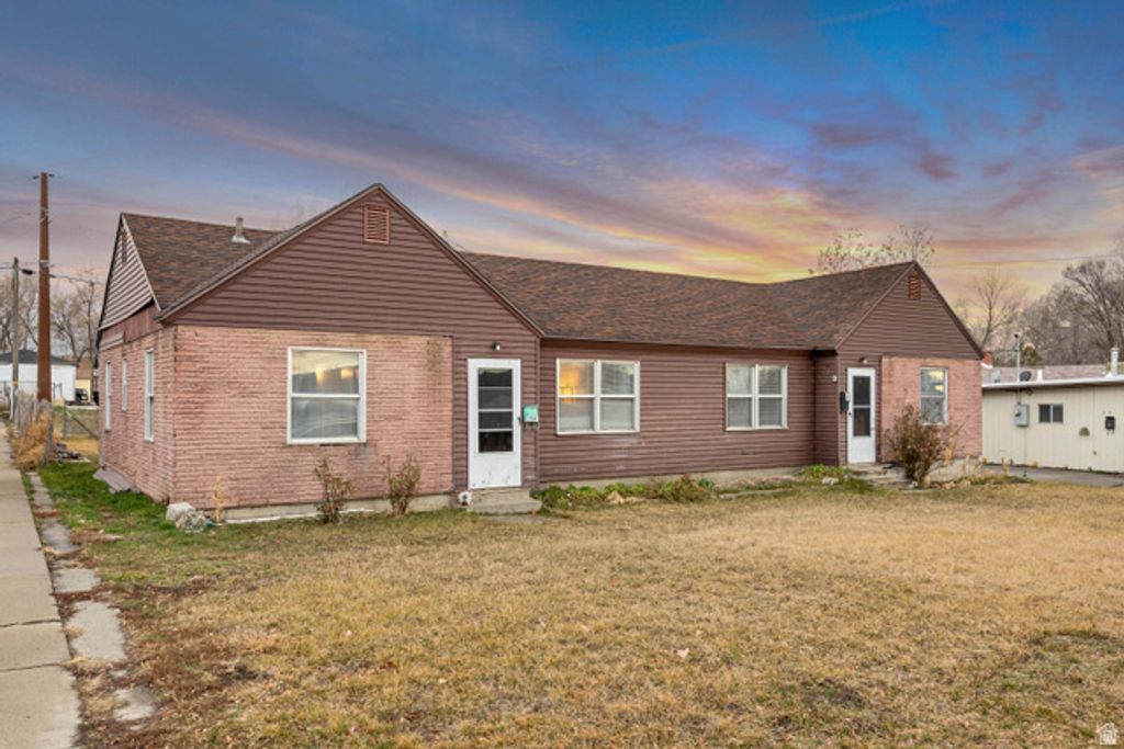194 E 8530 S, Sandy, UT 84070