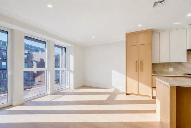 144 Worcester St. 3, Boston, MA 02118