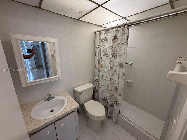 10000 NW 80th Ct 2262, Hialeah Gardens, FL 33016