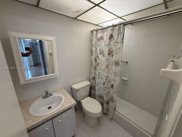 10000 NW 80th Ct 2262, Hialeah Gardens, FL 33016