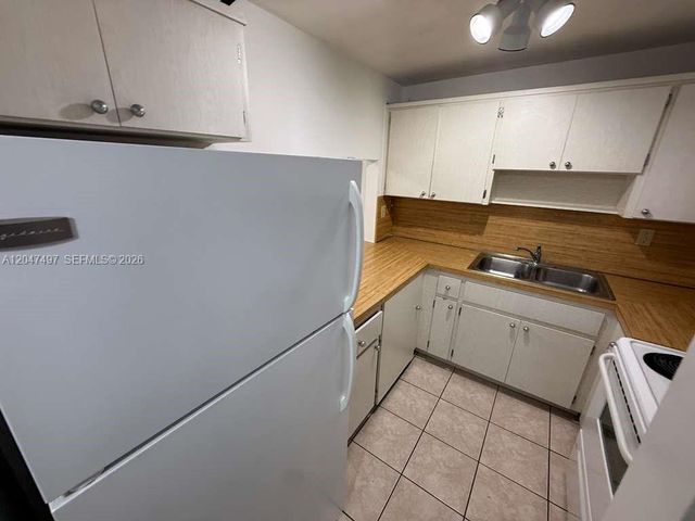 10000 NW 80th Ct 2262, Hialeah Gardens, FL 33016