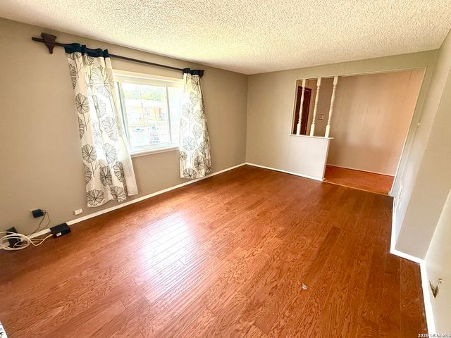 1820 W Southcross Blvd, San Antonio, TX 78211
